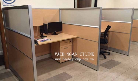 Vách ngăn bàn làm việc Gỗ Kính 03 nhân viên
